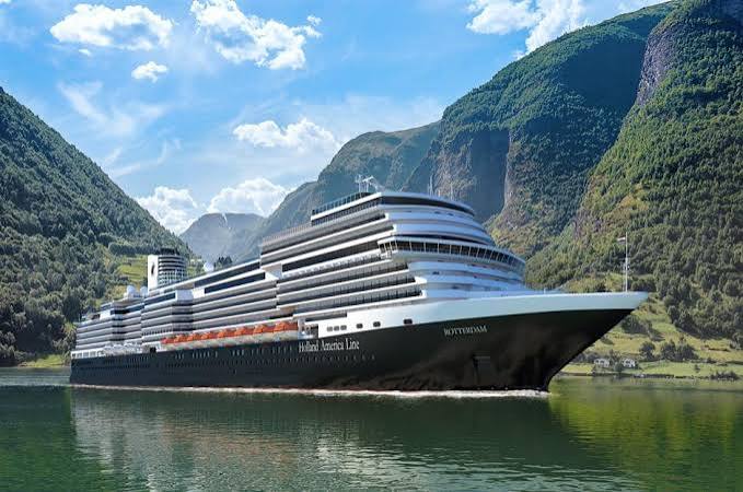 Cruise Vacations Explained: Ocean, River & Expedition Cruises Guide