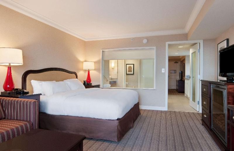 Hilton Niagara Falls/Fallsview Hotel & Suites