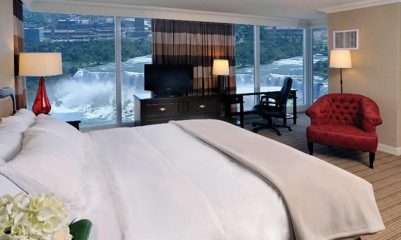 Hilton Niagara Falls/Fallsview Hotel & Suites