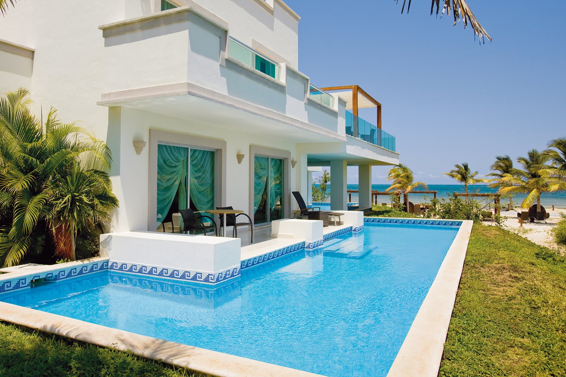 BlueBay Grand Esmeralda