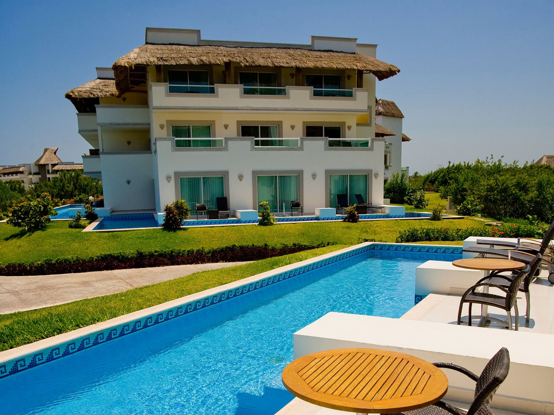 BlueBay Grand Esmeralda